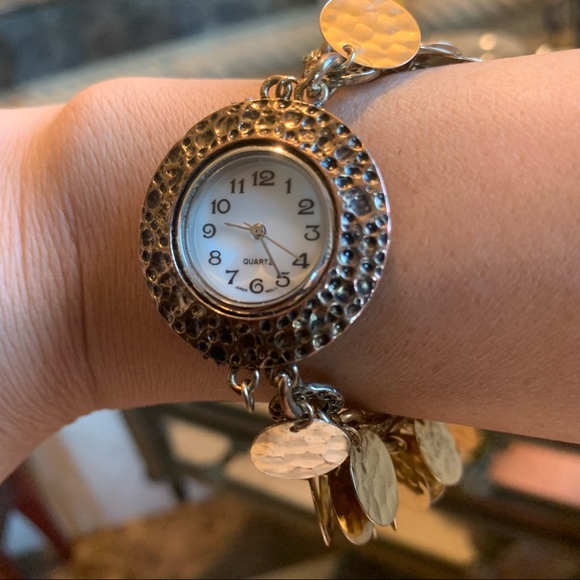 Jewelry - Vintage quartz stainless steel Japan movt watch bracelet